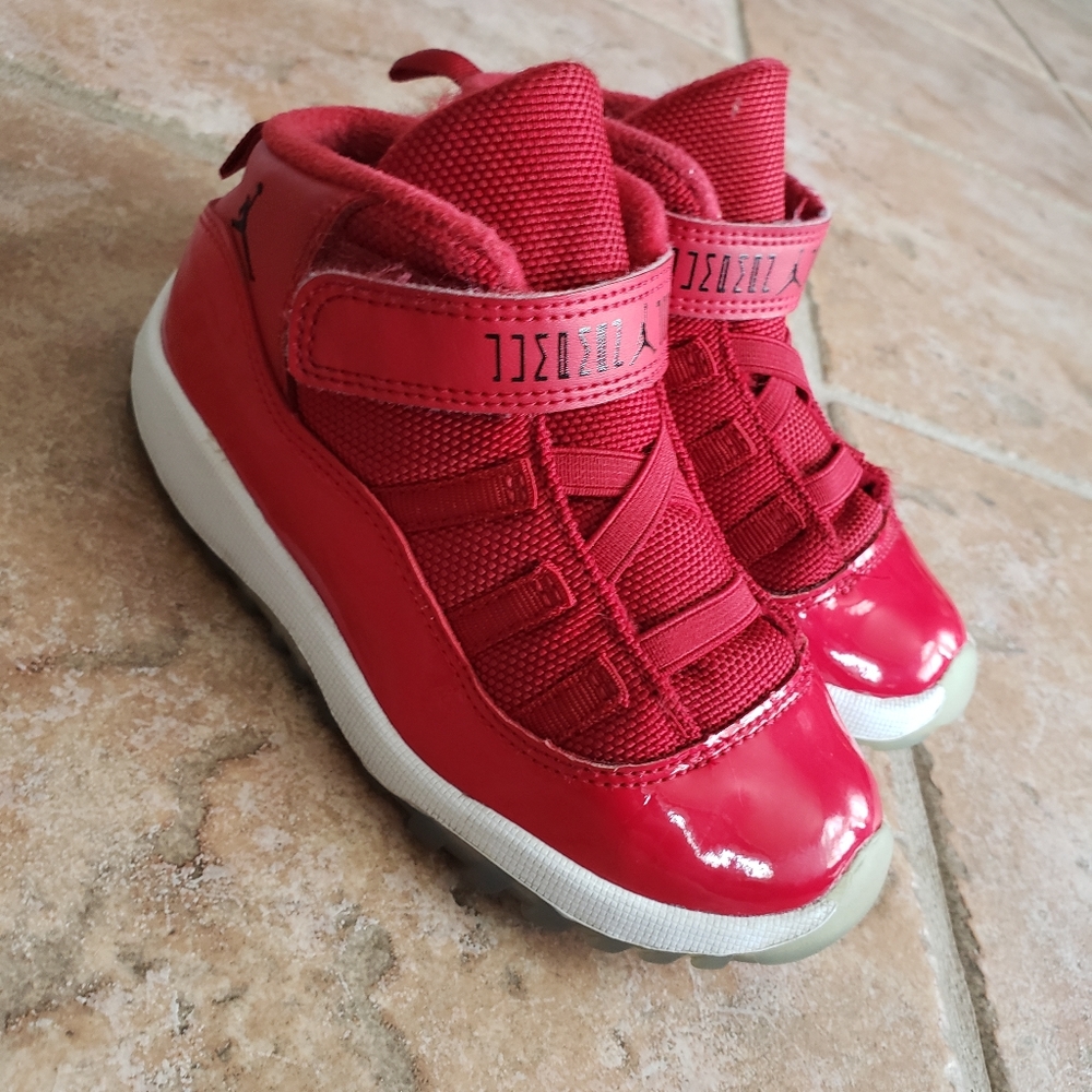 Jordan retro 11s 10c